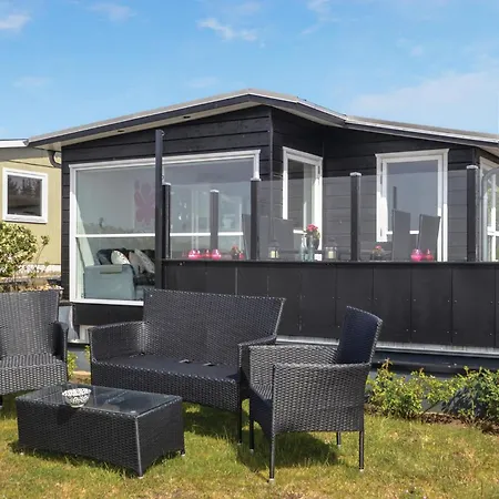 Gorgeous Home In Esbjerg V With House Sea View *